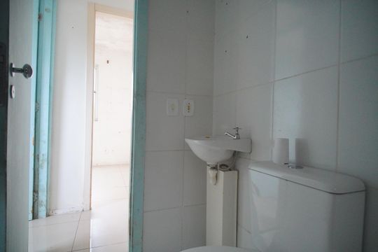Banheiro de apartamento para alugar com 2 quartos, 83m² em Santos Dumont, São Leopoldo