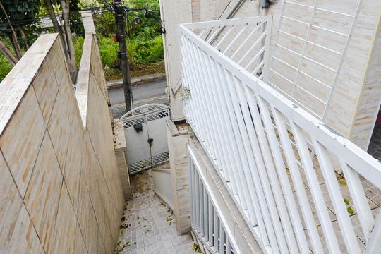 Entrada Social  de casa para alugar com 1 quarto, 25m² em Jardim Rosana, Guarulhos