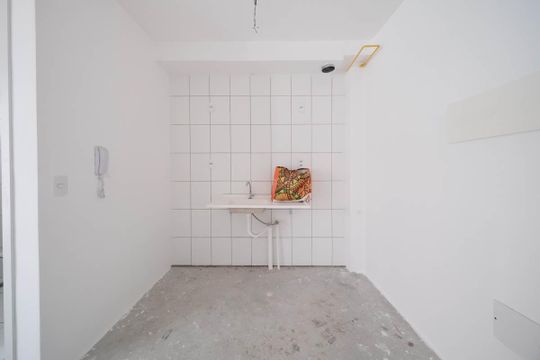 Sala/Cozinha de apartamento para alugar com 1 quarto, 24m² em Vila Ré, São Paulo
