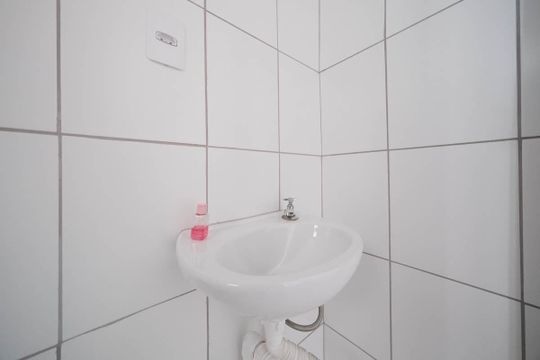 Banheiro de apartamento para alugar com 1 quarto, 24m² em Vila Ré, São Paulo