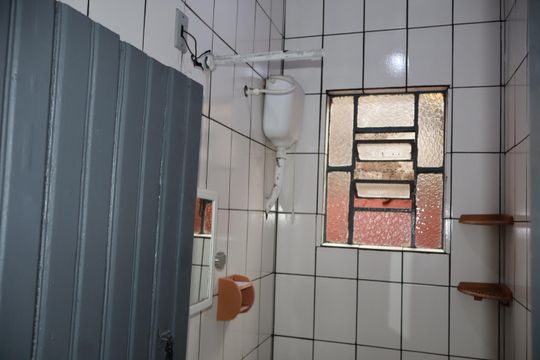 Banheiro de casa para alugar com 1 quarto, 49m² em Vila California, São Paulo