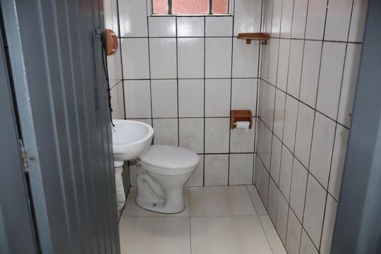 Banheiro de casa para alugar com 1 quarto, 49m² em Vila California, São Paulo
