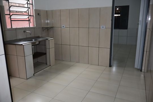 Cozinha de casa para alugar com 1 quarto, 49m² em Vila California, São Paulo