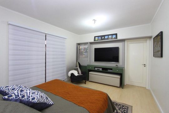 Casa à venda com 4 quartos, 274m² em Jardim Sabará, Porto Alegre