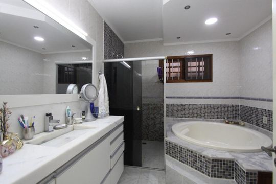 Casa à venda com 4 quartos, 274m² em Jardim Sabará, Porto Alegre
