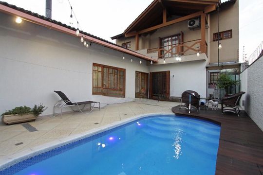Casa à venda com 4 quartos, 274m² em Jardim Sabará, Porto Alegre