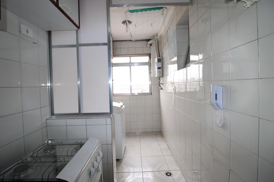 Cozinha de apartamento para alugar com 2 quartos, 55m² em Itaquera, São Paulo