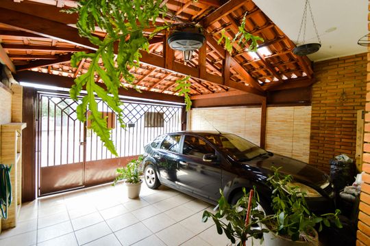Garagem de casa à venda com 3 quartos, 173m² em Jardim Santa Clara, Guarulhos