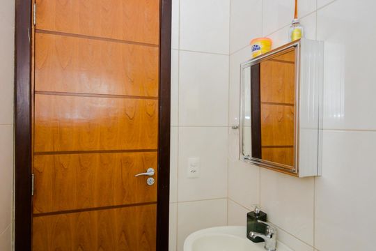 Banheiro Social de casa à venda com 3 quartos, 173m² em Jardim Santa Clara, Guarulhos