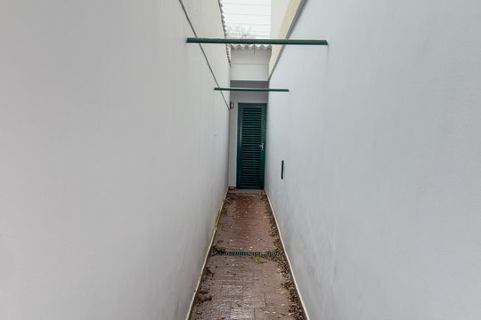 Corredor de casa à venda com 3 quartos, 222m² em Campo Belo, São Paulo