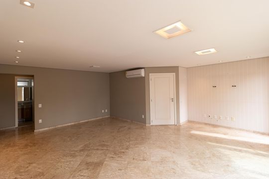 Apartamento para alugar com 2 quartos, 124m² em Cambuí, Campinas