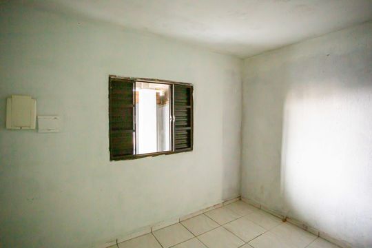 Casa para alugar com 1 quarto, 30m² em Vila Guacuri, Diadema