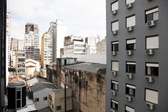 Vista de kitnet/studio para alugar com 1 quarto, 30m² em Centro Histórico, Porto Alegre