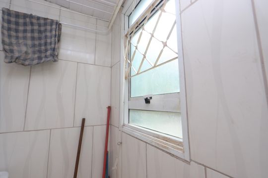 Área de Serviço de apartamento para alugar com 2 quartos, 48m² em Conjunto Promorar Sapopemba, São Paulo