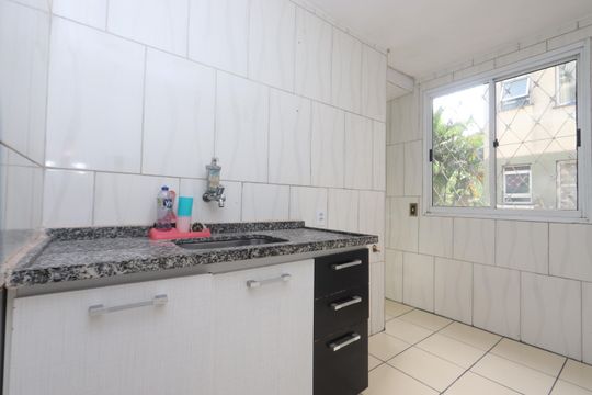 Cozinha de apartamento para alugar com 2 quartos, 48m² em Conjunto Promorar Sapopemba, São Paulo