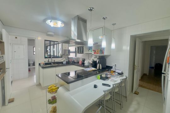 Cozinha de apartamento à venda com 3 quartos, 180m² em Vila Moreira, Guarulhos