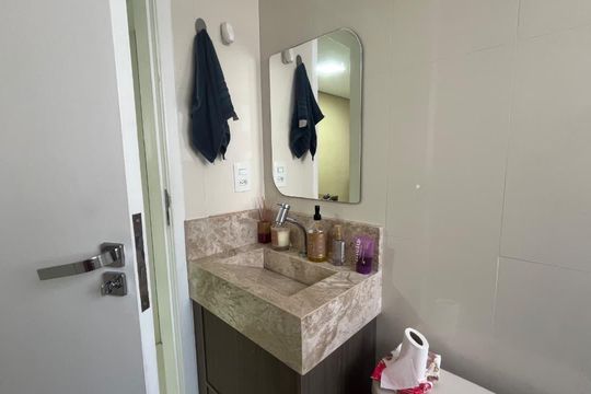 Banheiro de apartamento para alugar com 2 quartos, 52m² em Vila Urupes, Suzano