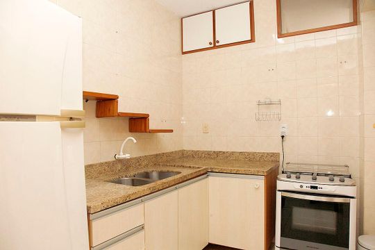 Cozinha de apartamento à venda com 3 quartos, 98m² em Menino Deus, Porto Alegre