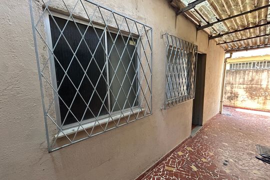 Fachada de casa para alugar com 1 quarto, 34m² em Pilares, Rio de Janeiro
