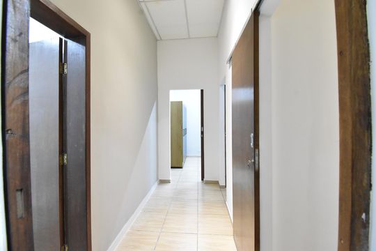 Corredor de apartamento para alugar com 2 quartos, 66m² em Centro, Curitiba