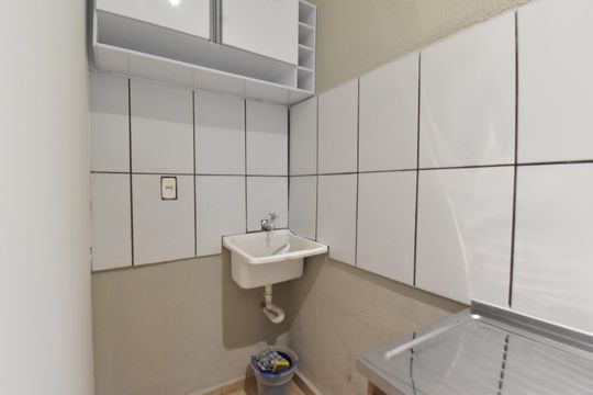 Cozinha e Área de Serviço de apartamento para alugar com 2 quartos, 66m² em Centro, Curitiba