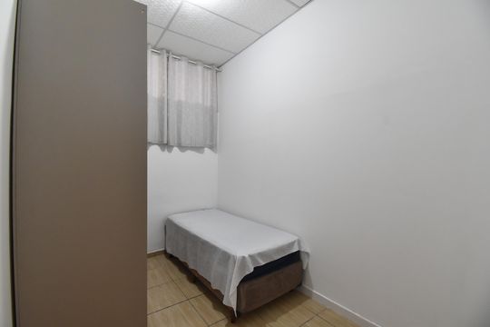 Quarto 2 de apartamento para alugar com 2 quartos, 66m² em Centro, Curitiba