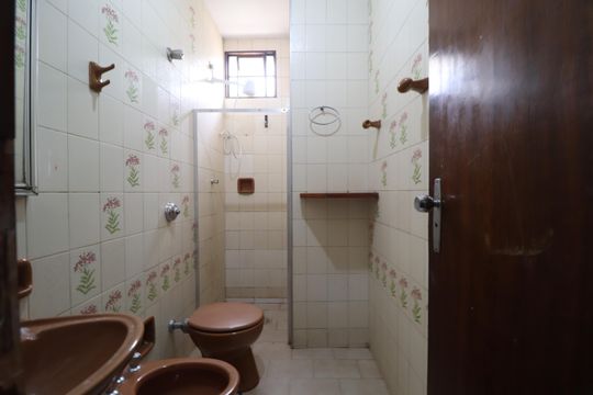 Banheiro Social de apartamento para alugar com 4 quartos, 80m² em Osvaldo Rezende, Uberlândia