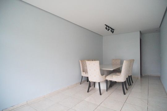 Sala  de casa de condomínio à venda com 2 quartos, 76m² em Rincão, Novo Hamburgo