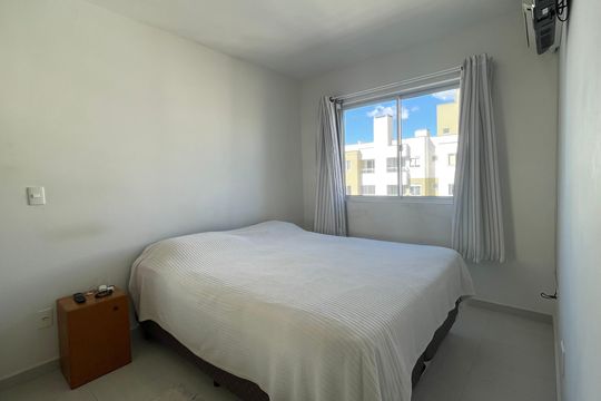 Quarto 2 de apartamento para alugar com 2 quartos, 54m² em Pedra Branca, Palhoça
