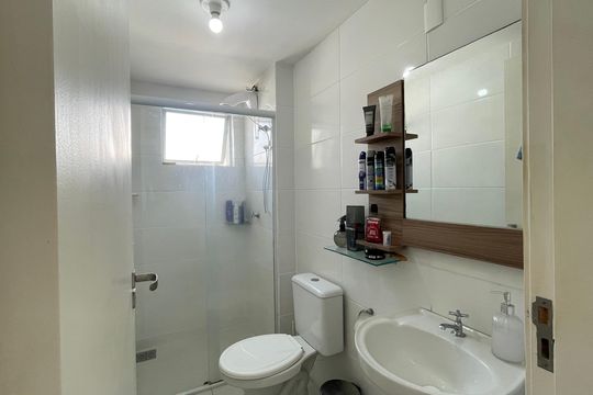 Banheiro de apartamento para alugar com 2 quartos, 54m² em Pedra Branca, Palhoça