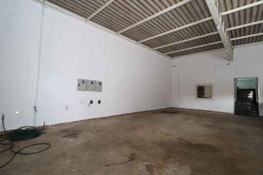 Garagem de apartamento para alugar com 3 quartos, 132m² em Santa Mônica, Uberlândia