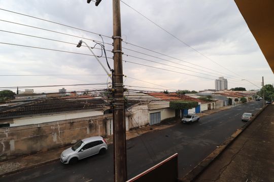 Vista de apartamento para alugar com 3 quartos, 132m² em Santa Mônica, Uberlândia