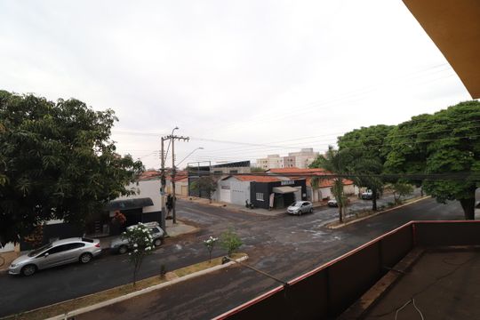 Vista de apartamento para alugar com 3 quartos, 132m² em Santa Mônica, Uberlândia