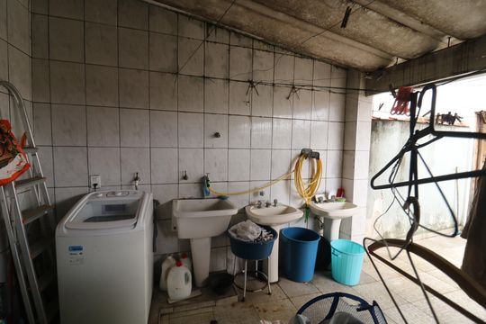 Área de Serviço de casa à venda com 3 quartos, 180m² em Cidade Centenário, São Paulo