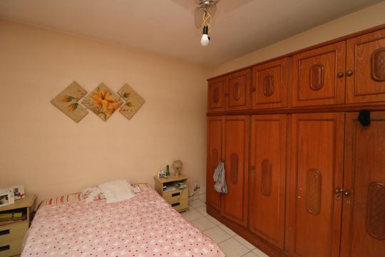 Suíte de casa à venda com 3 quartos, 180m² em Cidade Centenário, São Paulo