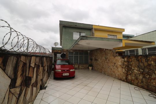 Garagem de casa à venda com 3 quartos, 180m² em Cidade Centenário, São Paulo