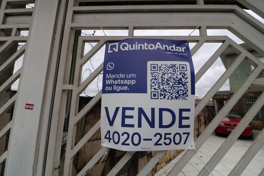 Fachada de casa à venda com 3 quartos, 180m² em Cidade Centenário, São Paulo