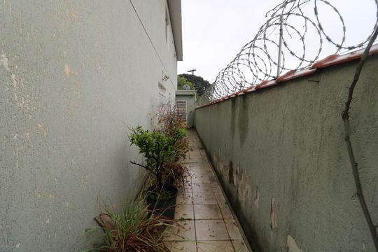Corredor de casa à venda com 3 quartos, 180m² em Cidade Centenário, São Paulo