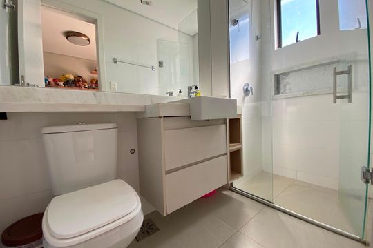 banheiro 1 de apartamento à venda com 3 quartos, 151m² em Marçola, Belo Horizonte