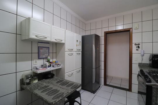 Cozinha de apartamento para alugar com 3 quartos, 95m² em Tabajaras, Uberlândia