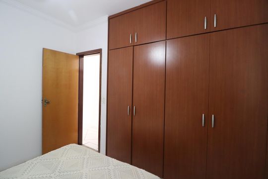 Quarto 2 de apartamento para alugar com 3 quartos, 95m² em Tabajaras, Uberlândia