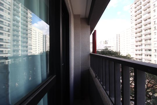 Varanda de kitnet/studio à venda com 1 quarto, 24m² em Indianópolis, São Paulo