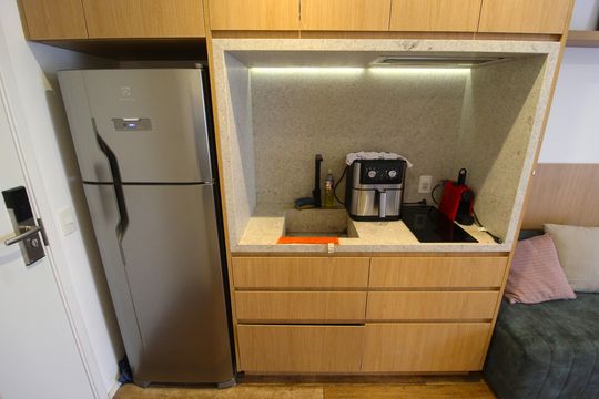 Cozinha de kitnet/studio à venda com 1 quarto, 24m² em Indianópolis, São Paulo