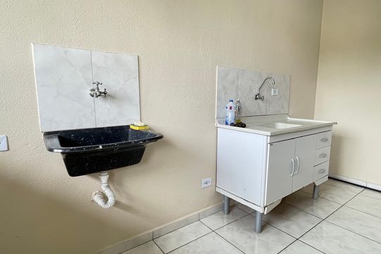 Sala/Cozinha de casa para alugar com 1 quarto, 32m² em Jardim Bonfiglioli, São Paulo