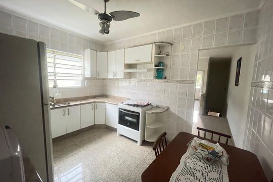 Cozinha de casa para alugar com 2 quartos, 75m² em Parque Sao Vicente, São Vicente