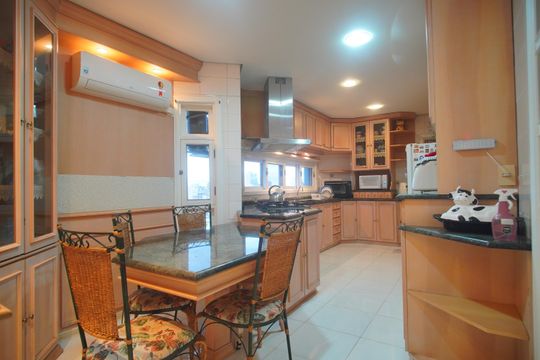 Cozinha de apartamento à venda com 4 quartos, 390m² em Mro Espelho, São Leopoldo