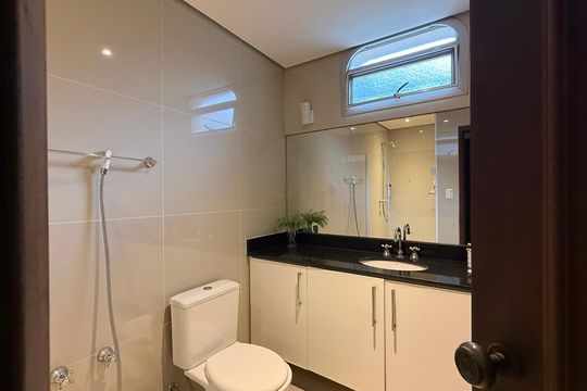 Banheiro Suíte de apartamento para alugar com 4 quartos, 120m² em Barra Funda, Guarujá