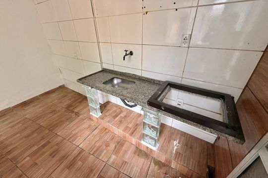 Cozinha  de casa para alugar com 1 quarto, 50m² em Tupi B, Belo Horizonte