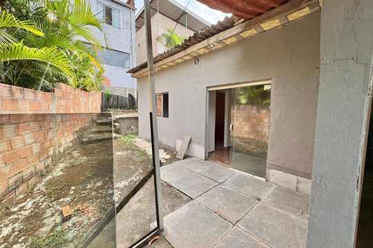 Área externa de casa para alugar com 1 quarto, 50m² em Tupi B, Belo Horizonte
