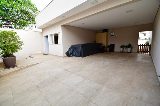 Garagem de casa à venda com 4 quartos, 250m² em Jardim Nossa Senhora Auxiliadora, Campinas